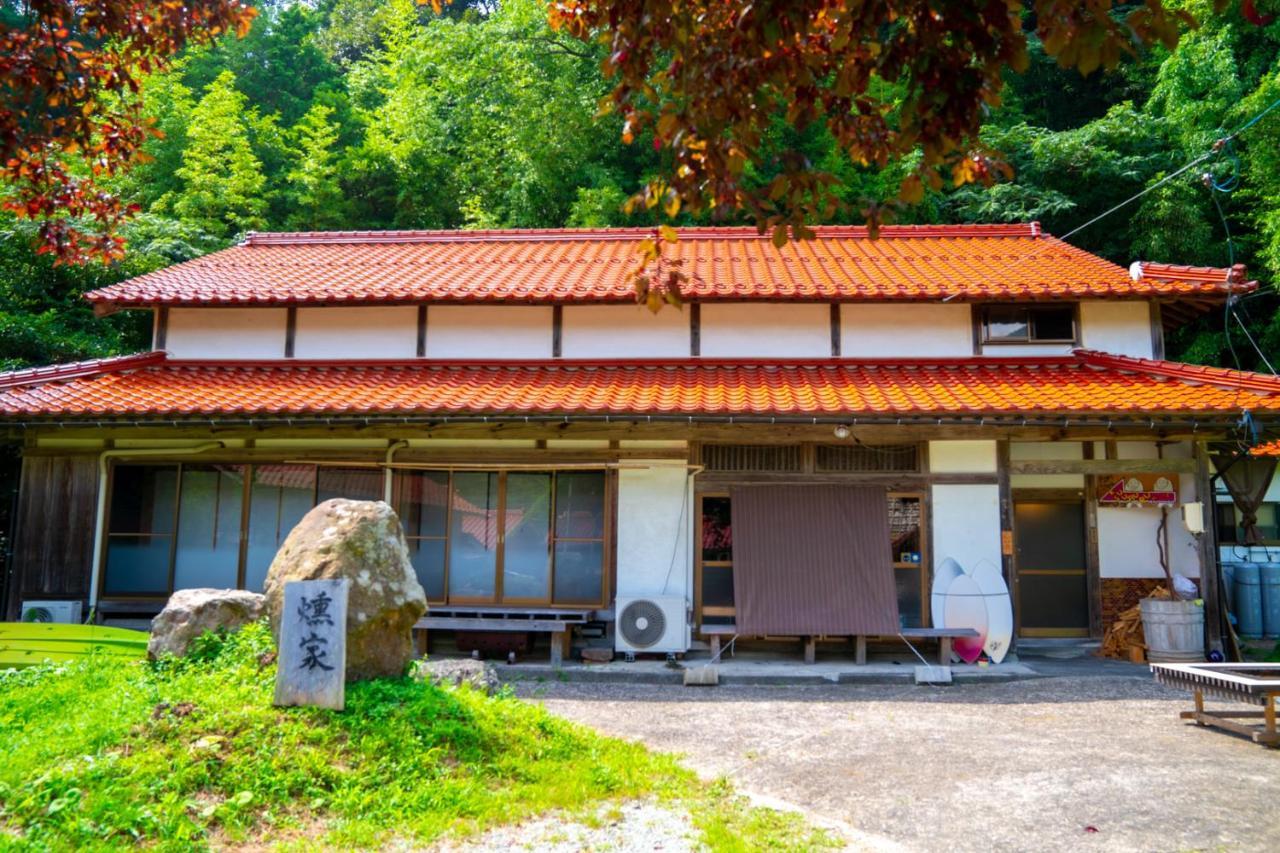 一棟貸し宿kusuburu House Chartered Accommodation Okinoshima  外观 照片